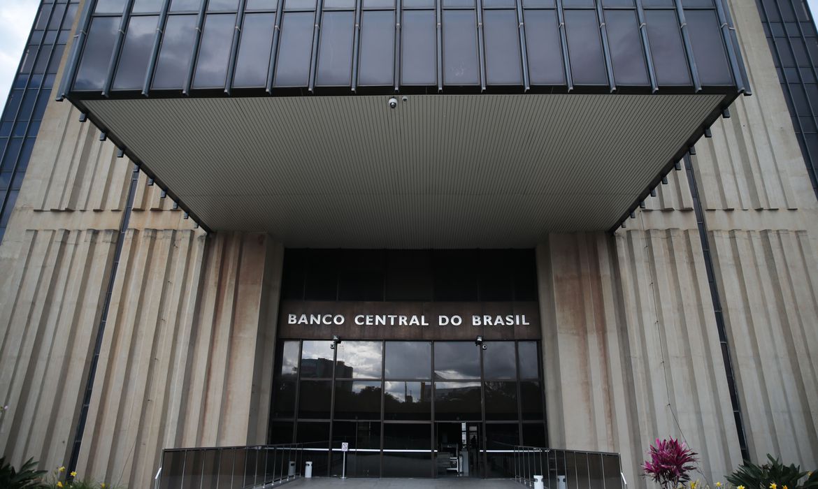 1 MAT banco_central_economia